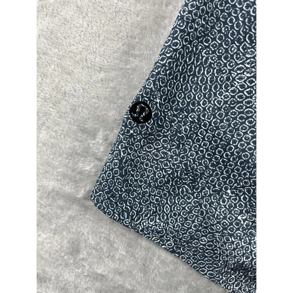 Lululemon Channel Cross Swim Shorts Small Blue Geometric Unlined 7